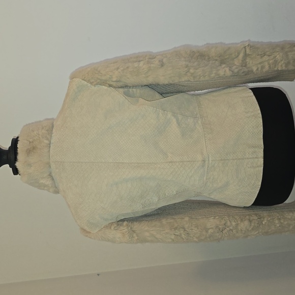 🐇 Off White Leather and Rabbit Fur Coat - Picture 6 of 6